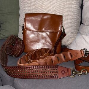 Patricia Nash leather crossbody. (Including two extra straps)